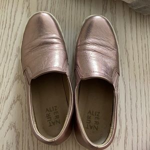 Super comfy used Naturalizer loafer
